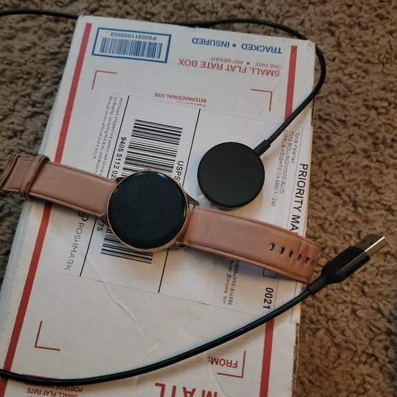 Samsung active 2 LTE service capable. Valued at 300 earnings $106 - Picture 7 of 7